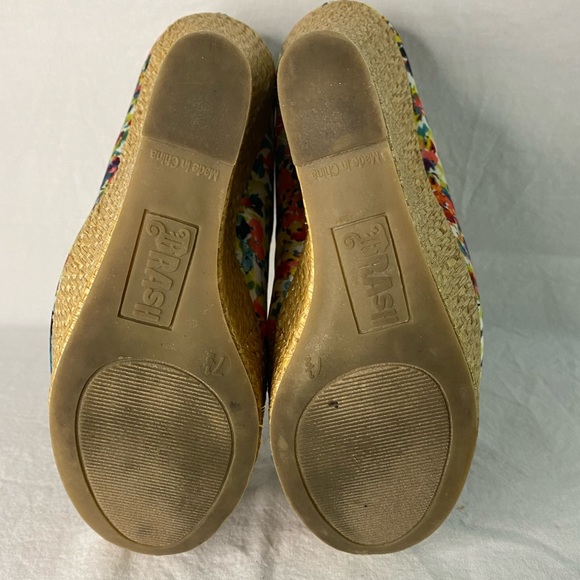 Brash Floral Wedges - Picture 5 of 6